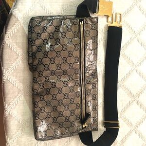 Silver/navy Gucci GG body bag